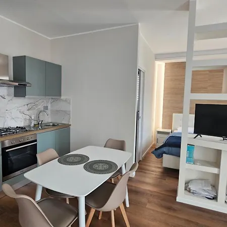 Stefany's House דירה